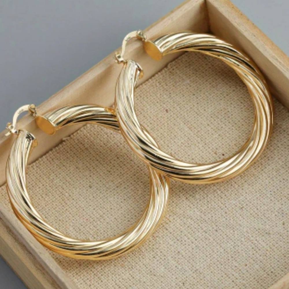 NEW! 18K Gold Plated Classic & Elegant Twisted Medium Hoop Earrings